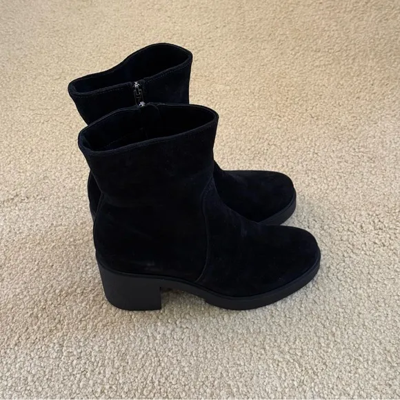 La Canadienne Zed Suede Heeled Ankle Boots 🥾