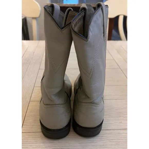 Ladies leather tan roper style‎ Mexican made boots. Size 8