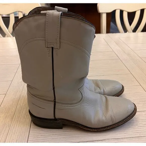 Ladies leather tan roper style‎ Mexican made boots. Size 8