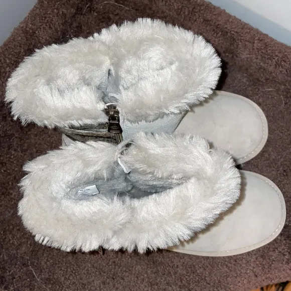 Lamo suede splash secure grey boots size 6 nwt