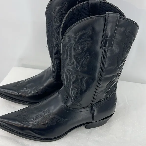 LAREDO SIZE 13D Black Leather Cowboy Boots