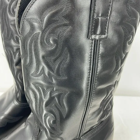 LAREDO SIZE 13D Black Leather Cowboy Boots