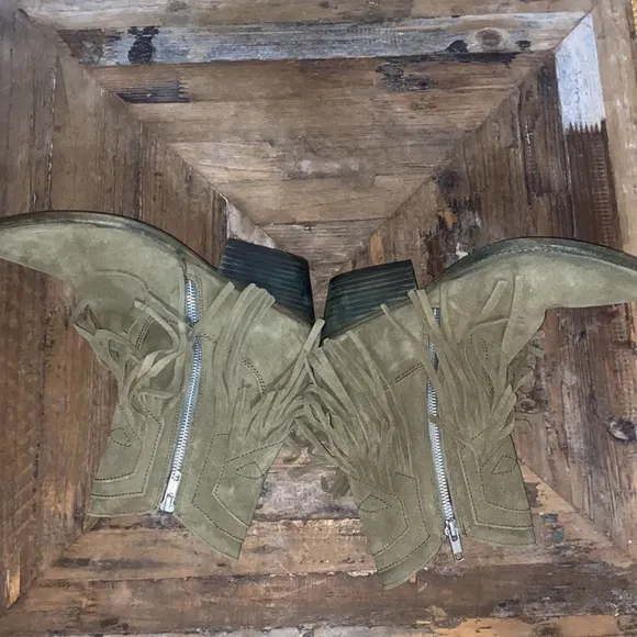 Lawless Fringe Western Boots