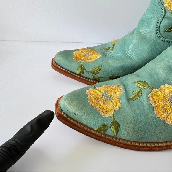 Liberty Black Women's Adela Rose Embroidery Floral Snip Toe Boots Western Sz 7