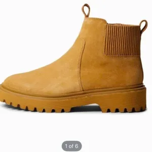 Like New Madewell Calvin Lug Suede Boots Size 10 M in Sand (tan) Leather