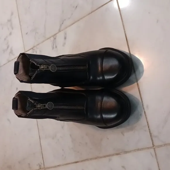 Like new Ovation Equestrian Boots
