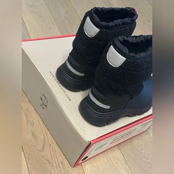 Little Boys Hunter bk wanderer sherpa snow boots used once, like new.