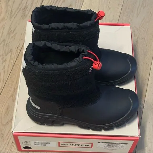 Little Boys Hunter bk wanderer sherpa snow boots used once, like new.