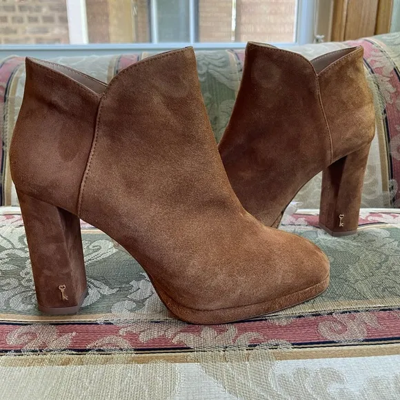 LK BENNETT Sierra Tan Suede Platform Ankle Boots. Size 39 = 9 US Women