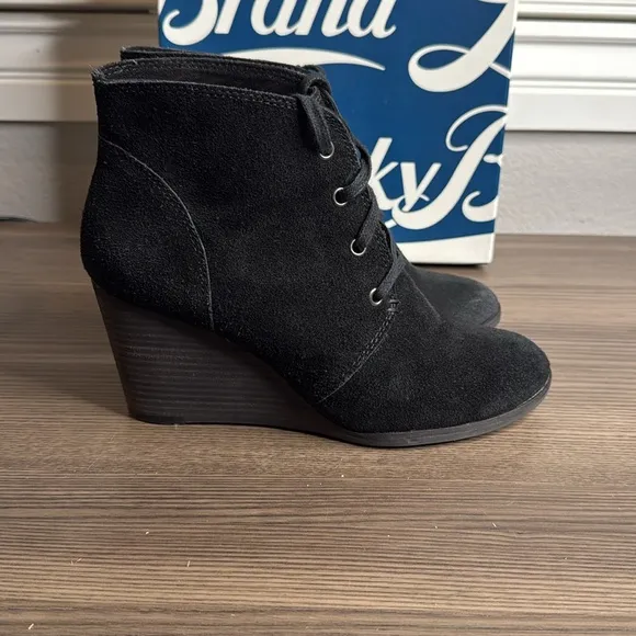 Lucky Brand Black Suede Wedge Boots Size 9