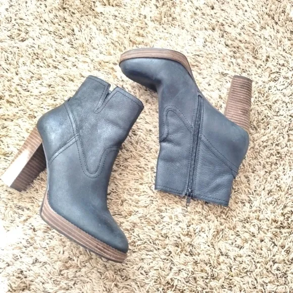 Lucky Brand Quintei Heeled black leather Boots sz 10