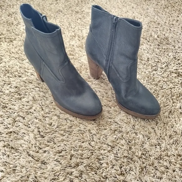 Lucky Brand Quintei Heeled black leather Boots sz 10