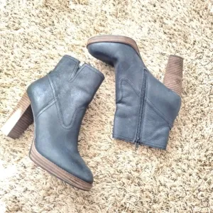 Lucky Brand Quintei Heeled black leather Boots sz 10