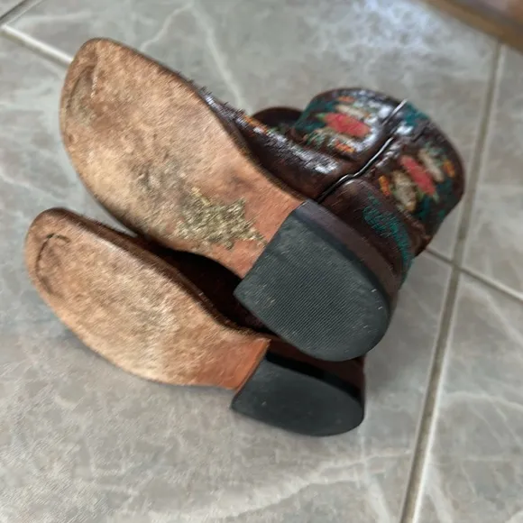 Macie Bean Kids Boots with Floral Embroidery