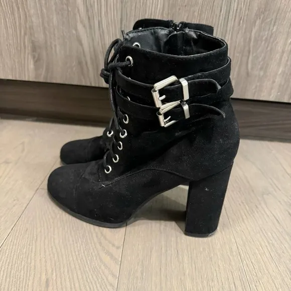 Madden Girl Klaim Black Block Heel Buckle Boots Size 8