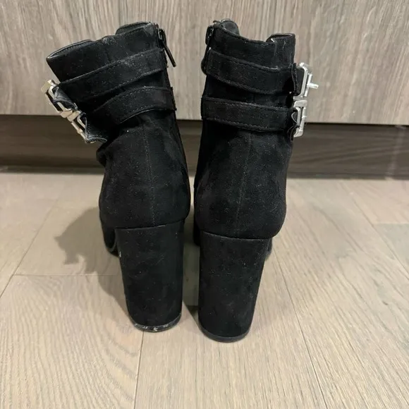 Madden Girl Klaim Black Block Heel Buckle Boots Size 8