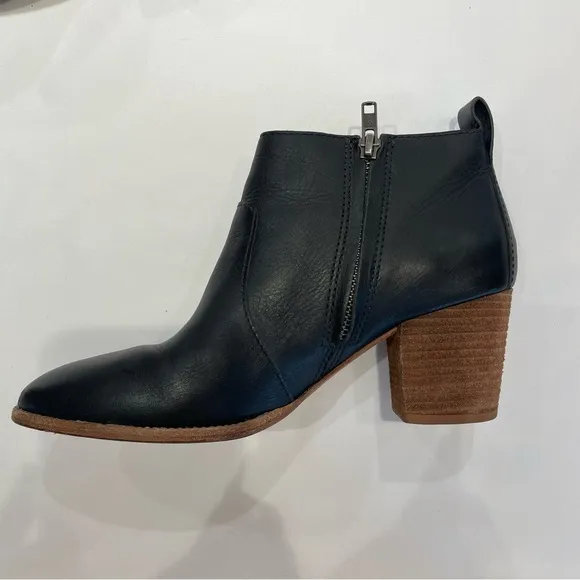 Madewell Black Leather Ankle Boots – Size 7.5