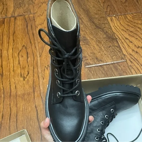 Madewell lace up lugsole boots in leather