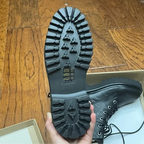 Madewell lace up lugsole boots in leather