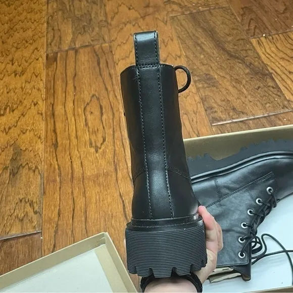 Madewell lace up lugsole boots in leather