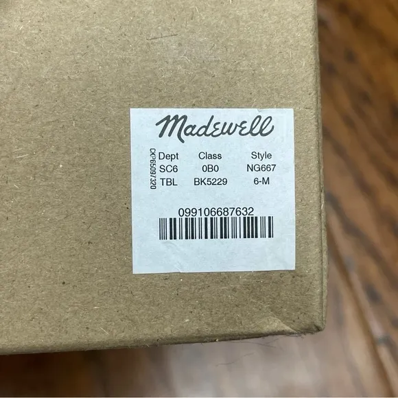 Madewell lace up lugsole boots in leather