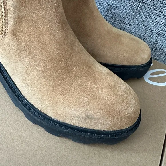 Madewell Lugsole Chelsea Boots 6.5 NIB