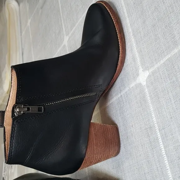 Madewell The Billie Black Leather Chunky  Staked Block Heel ANkle Boots, Sz 8.5