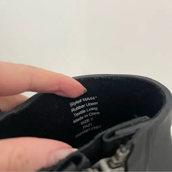 Madewell The Zip-Up Lug Sole Black Ankle Short Winter Snow Rain Boots Size 7