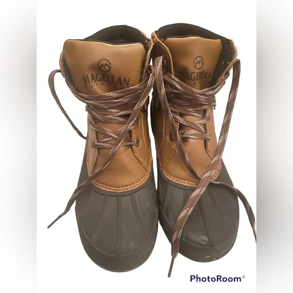 MAGELLAN OUTDOORS brand water duck-boots. Size 7D. NWOT.