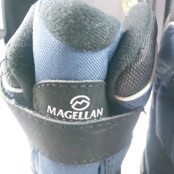 Magellan Thinsulate 6 Boys Black Blue Snow Boots Kids