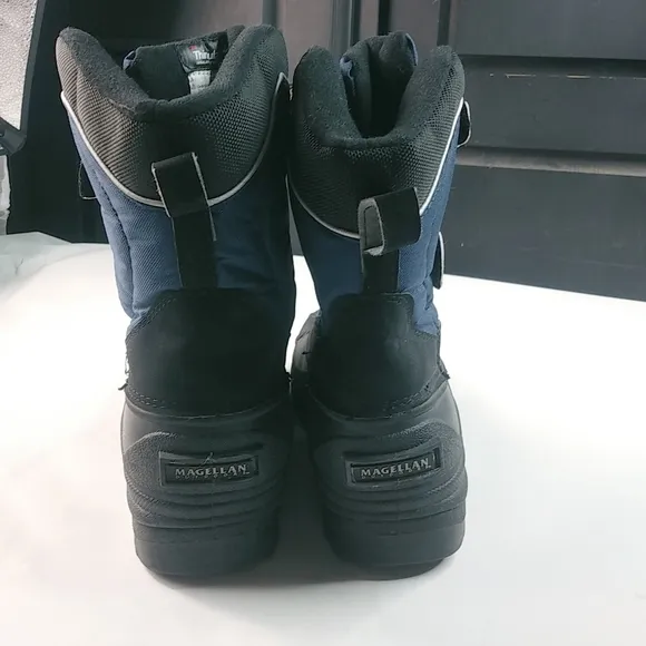 Magellan Thinsulate 6 Boys Black Blue Snow Boots Kids