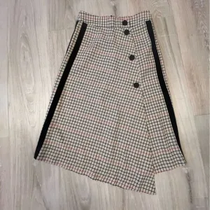 Maje Houndstooth Plaid Wrap Skirt – Chic Asymmetrical Design, Size 34 (US XS)