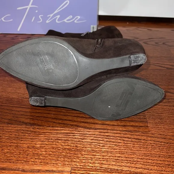 Marc fisher brown suede boots size 8