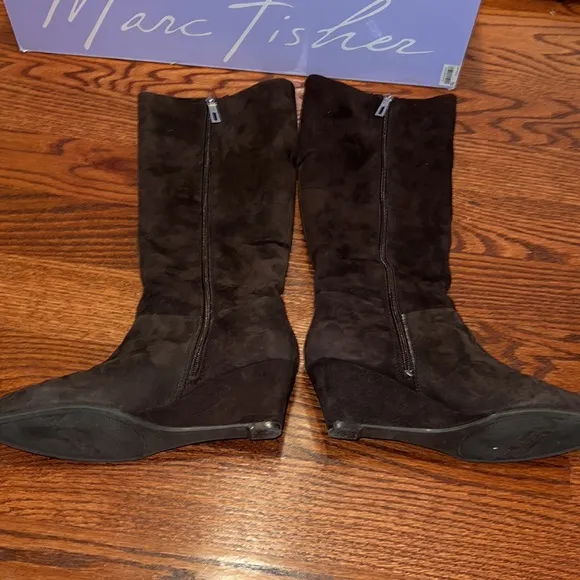 Marc fisher brown suede boots size 8