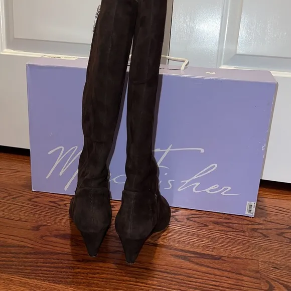 Marc fisher brown suede boots size 8
