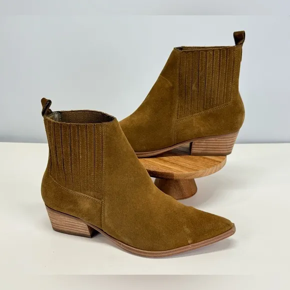 MARC FISHER Camel brown suede YARITA pointed toe ankle boots size 7.5