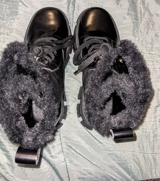 Marc Fisher happier Black leather lugsole Women's Lace-Up Boots 7.5