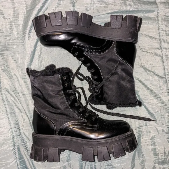 Marc Fisher happier Black leather lugsole Women's Lace-Up Boots 7.5