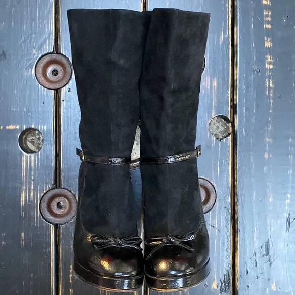 Marc Jacobs Jane Black Patent Leather &amp; Suede Heeled Boots with Ankle Buckle&amp;Bow
