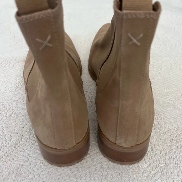 Margaux The Chelsea Boot in Sand Suede Ankle Boots 43