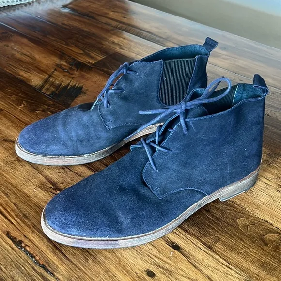 Mark Nason Men’s 11.5 Navy Suede Lace Up Chukka Boots. Like New