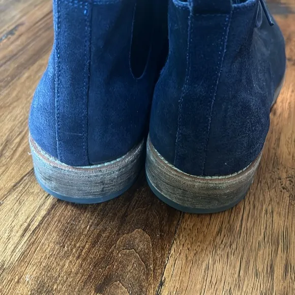 Mark Nason Men’s 11.5 Navy Suede Lace Up Chukka Boots. Like New