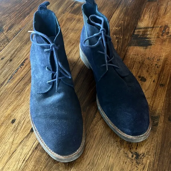 Mark Nason Men’s 11.5 Navy Suede Lace Up Chukka Boots. Like New