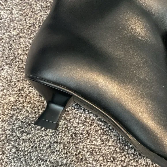 Massimo Dutti NWT leather kitten heeled boots