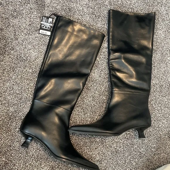 Massimo Dutti NWT leather kitten heeled boots