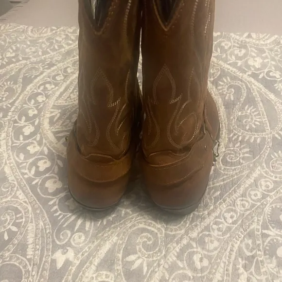Masterson Laredo men’s cowboy  boots with chains and straps