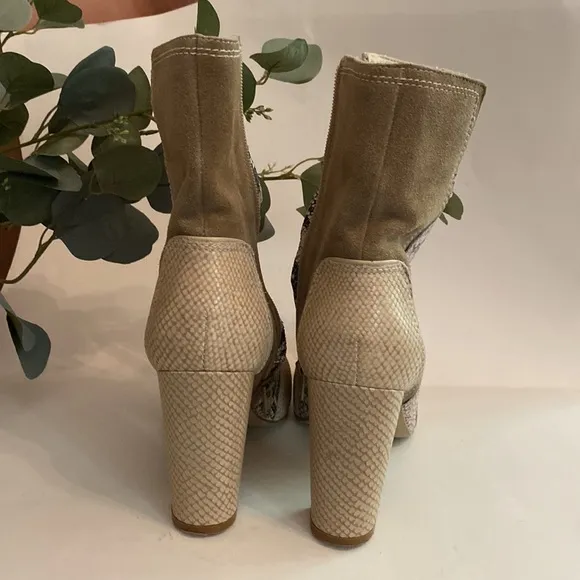 Matisse | Cobra | Ivory | Women’s | square heel | high ankle | 9 1/2 | boots