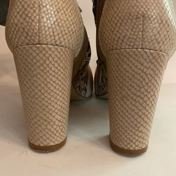 Matisse | Cobra | Ivory | Women’s | square heel | high ankle | 9 1/2 | boots