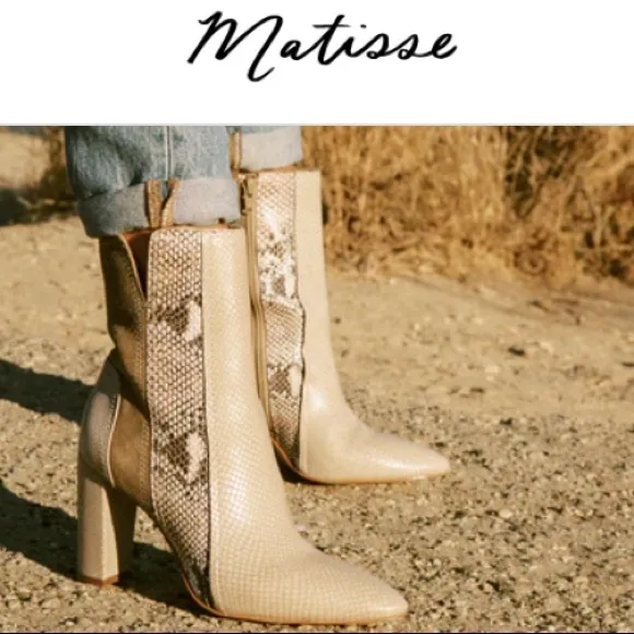 Matisse | Cobra | Ivory | Women’s | square heel | high ankle | 9 1/2 | boots