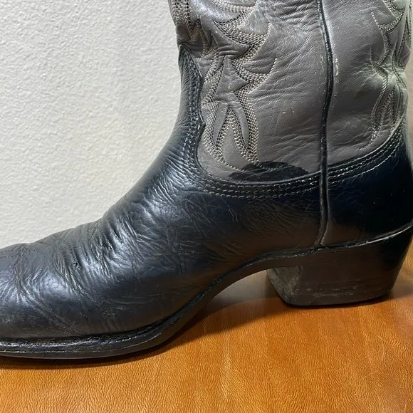 Mens Beat Up Vintage Nocona Cowboy Leather Boots Riding Heel Size 7 1/2 EE